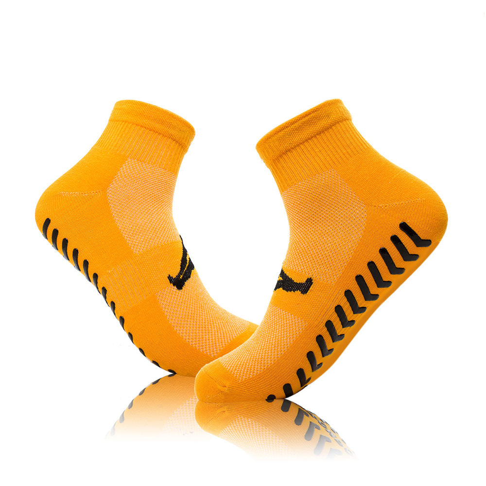 Non slip skid socks for women men slipper socks with grippers for anti-slip trampoline socks