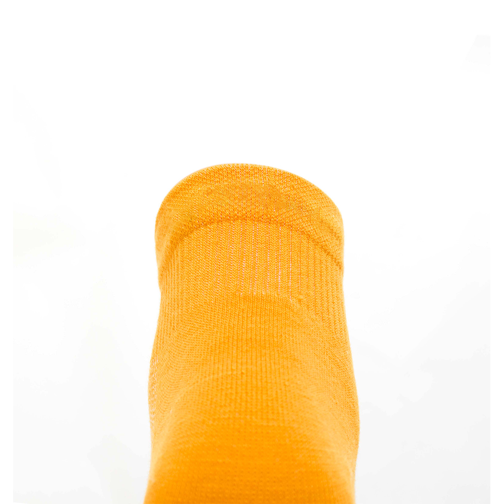 Non slip skid socks for women men slipper socks with grippers for anti-slip trampoline socks